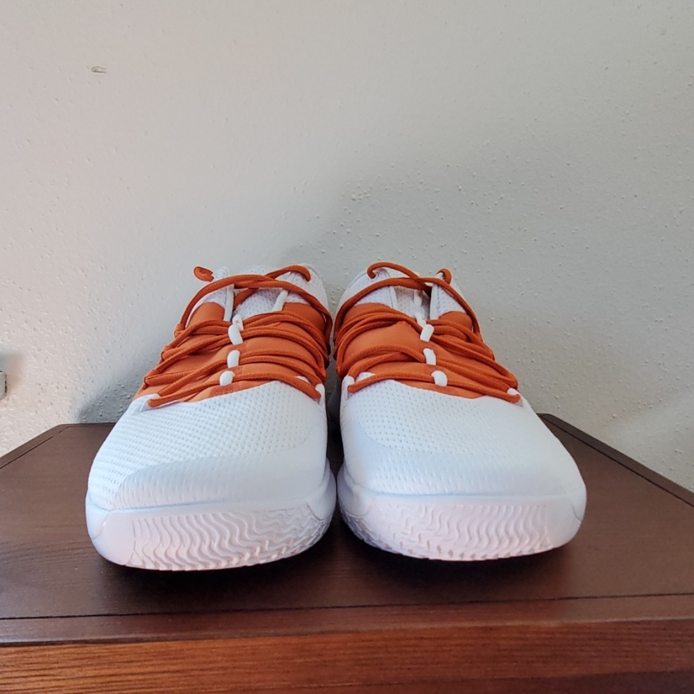 **SOLD** NIKE Zoom Hyperdunk Basketball Shoes - Picture 3 of 7